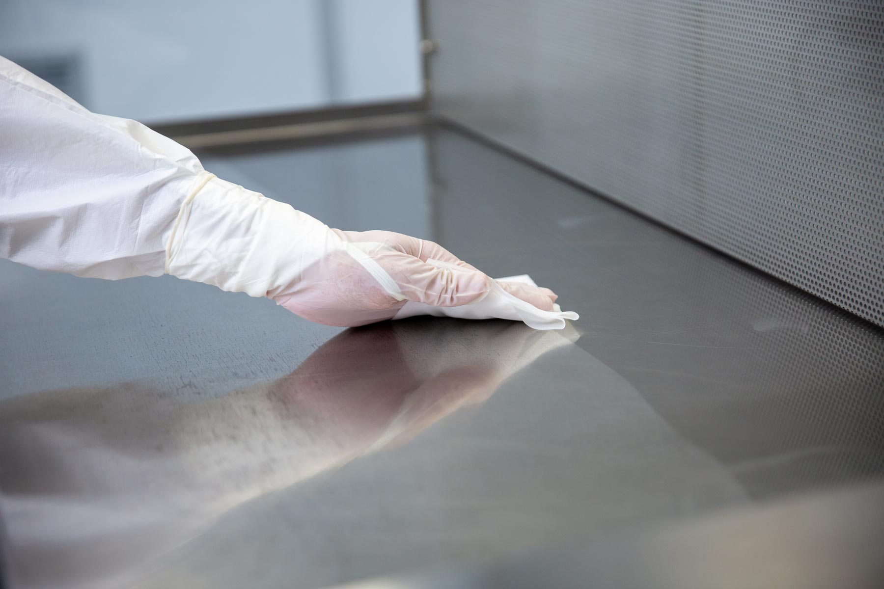 Contec CritiGear™ Sterile Nitrile Gloves-4